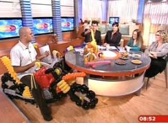 אמן הבלונים ברק דגן בתוכנית הבוקר של ערוץ 10