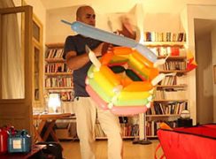 ברק דגן בפרסומת לפסטיבל הכדורים הפורחים