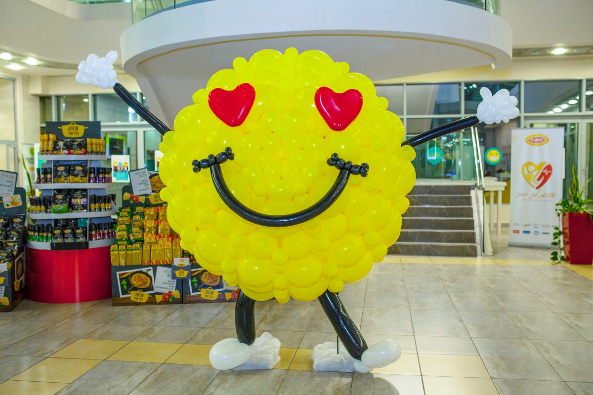 אימוג'י סמיילי ענק מבלונים אימוג'י סמיילי ענק מבלונים