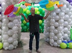 ברק דגן בסין בפרוייקט מבוך הבלונים הגדול